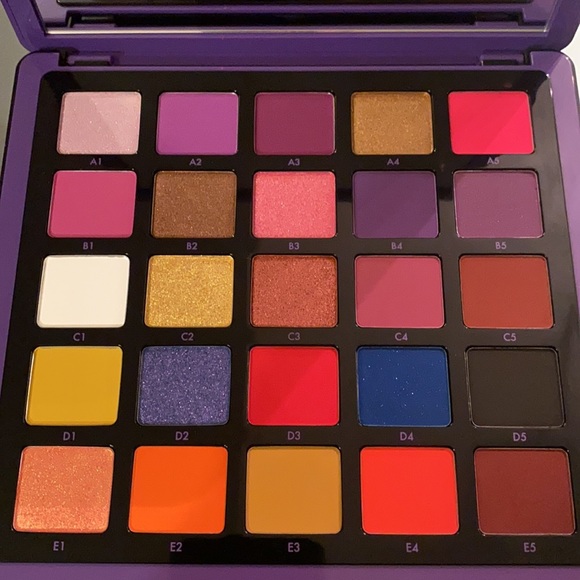 NORVINA -ABH COLLAB~ PRO PIGMENT PALETTE VOL.1 - Picture 6 of 14